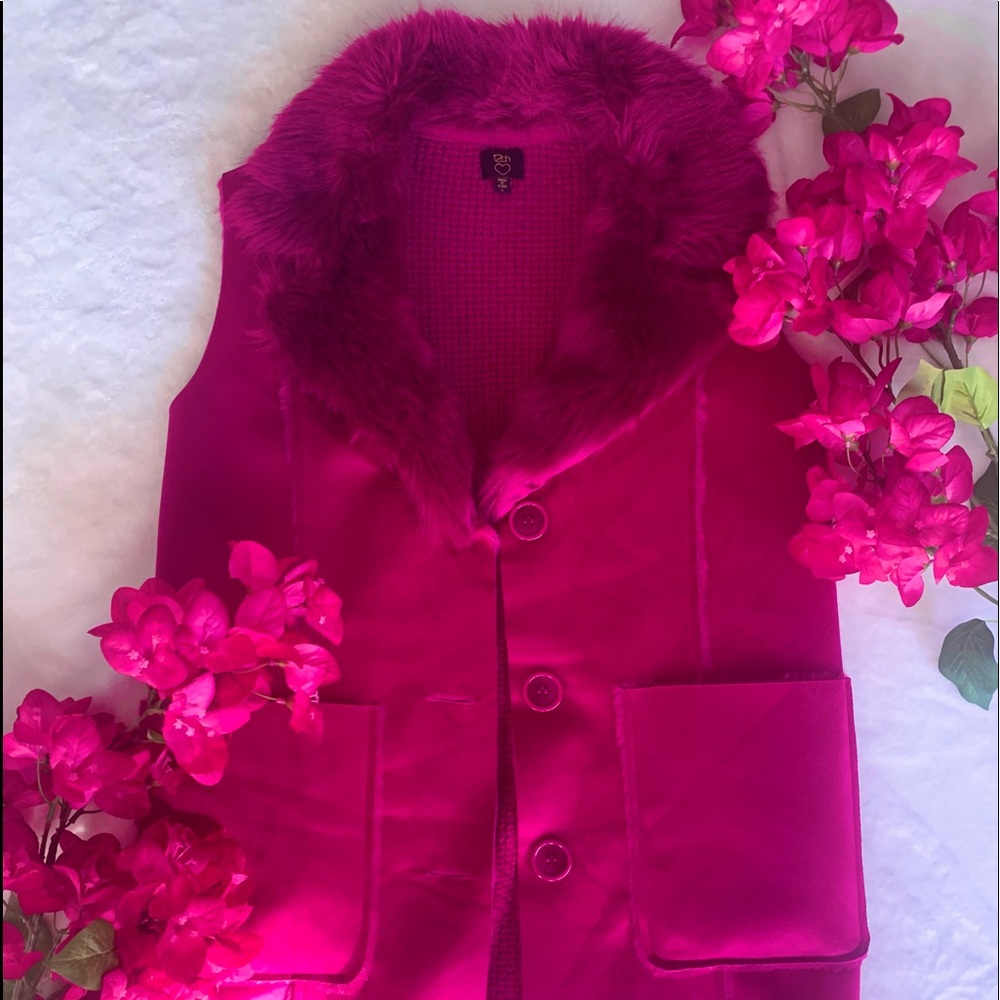 Sleeveless coat